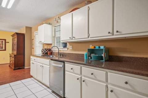 21 Marys Court, DeFuniak Springs FL - photo 16 of 33