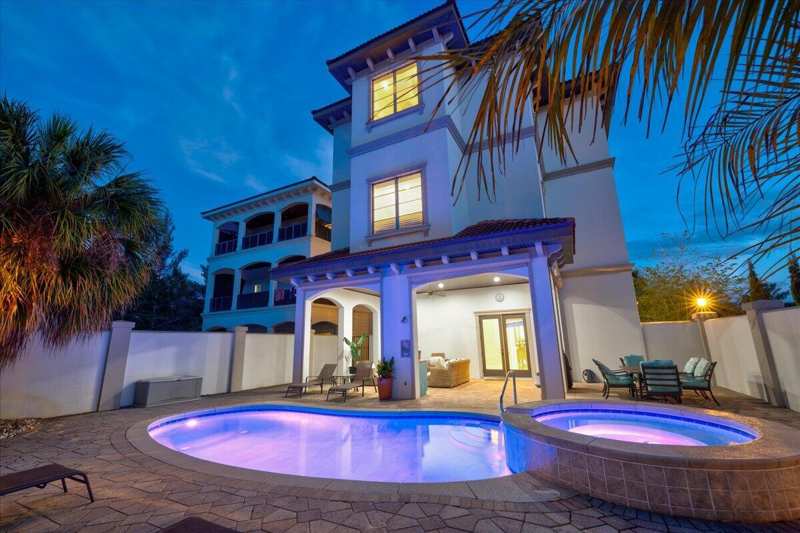 5 bedroom Detached Single Family at 52 Sandstone Street, Beach View Heights Unrec, Santa Rosa Beach — photo 1