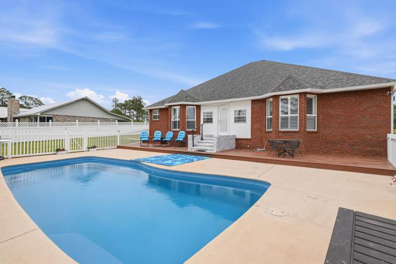 3 bedroom Detached Single Family at 1025 Ten Lake Drive, Ten Lake Estates/Lakeshore Gardens, DeFuniak Springs — photo 4