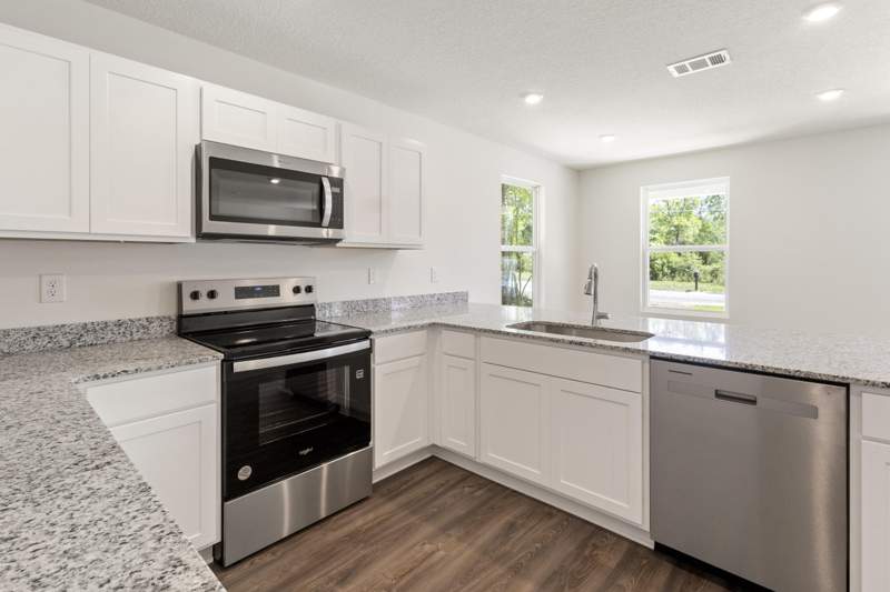 3 bedroom Detached Single Family at 542 Woodlands Boulevard, Mossy Head, DeFuniak Springs — photo 4