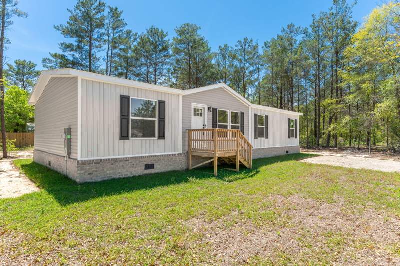 4 bedroom Mobile Home at 316 E Lafavre Lane, Oakwood Hills Unit 1, DeFuniak Springs — photo 3
