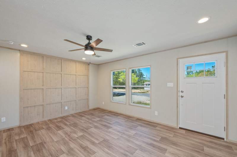 4 bedroom Mobile Home at 316 E Lafavre Lane, Oakwood Hills Unit 1, DeFuniak Springs — photo 5