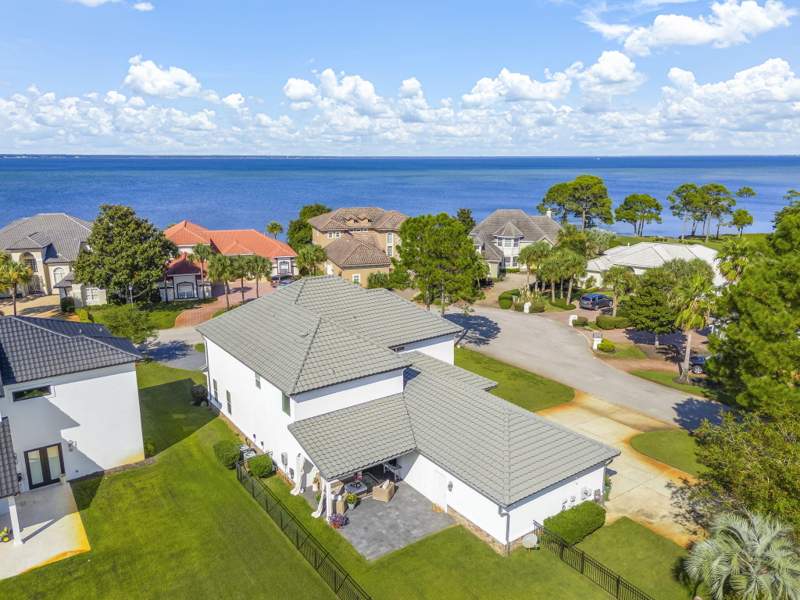 5 bedroom Detached Single Family at 1007 Emerald Bay Drive, Emerald Bay Ph 1-B, Destin — photo 3