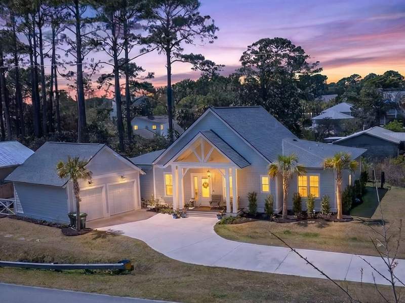4 bedroom Detached Single Family at 1228 Thompson Road, Marinwood, Santa Rosa Beach — photo 2