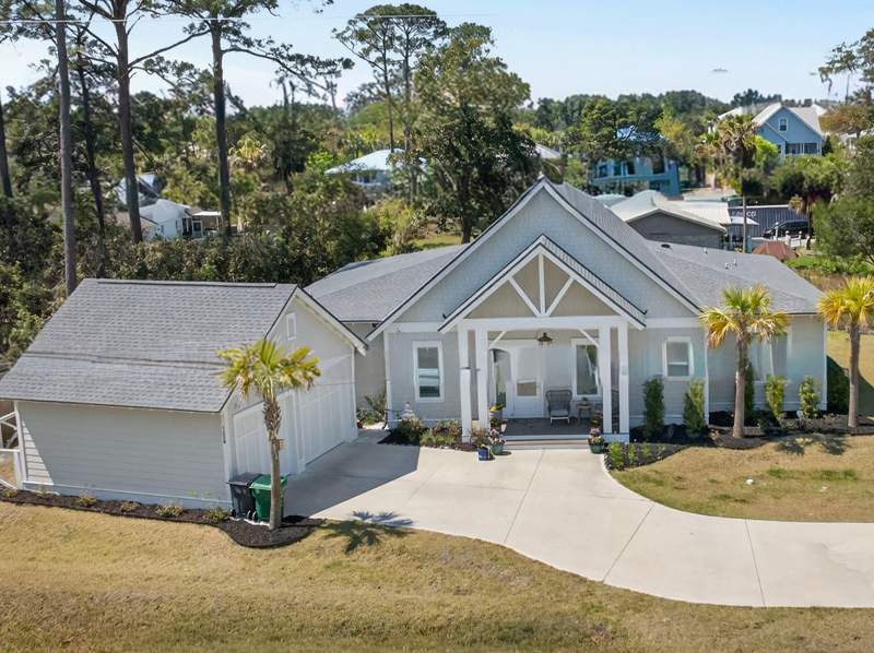 4 bedroom Detached Single Family at 1228 Thompson Road, Marinwood, Santa Rosa Beach — photo 4