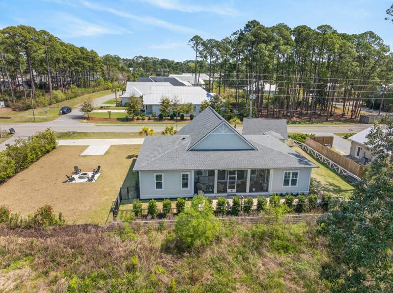 4 bedroom Detached Single Family at 1228 Thompson Road, Marinwood, Santa Rosa Beach — photo 5