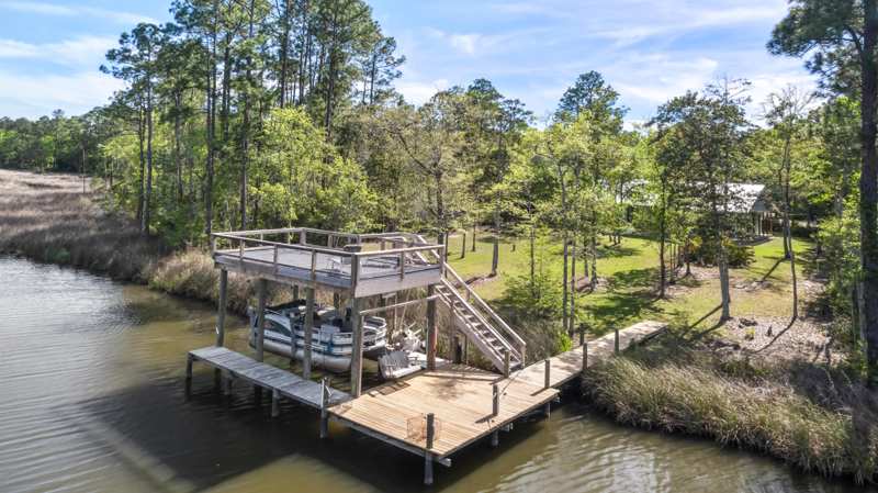 3 bedroom Detached Single Family at 528 Bay Grove Road, Mallet Bayou Reach Ph 1, Freeport — photo 1