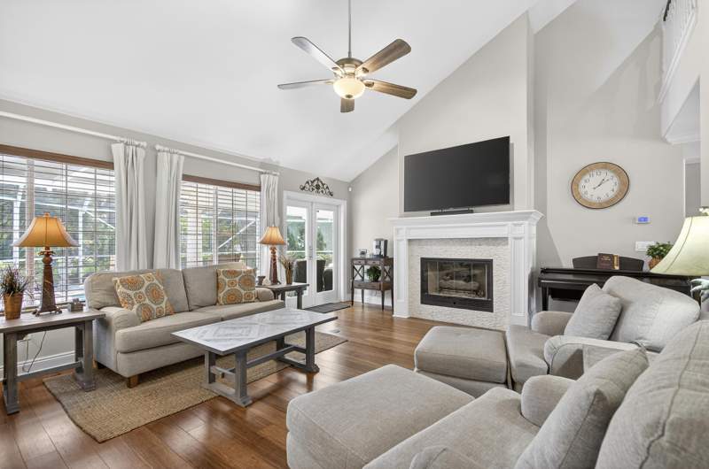 4 bedroom Detached Single Family at 138 Azure Place, Emerald Bay Ph 1A, Miramar Beach — photo 3