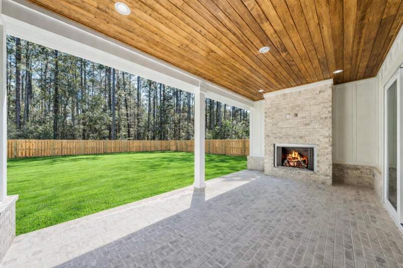 4 bedroom Detached Single Family at 112 E Captain Fritz Way, Hammock Bay - Steamboat Landing, Freeport — photo 4