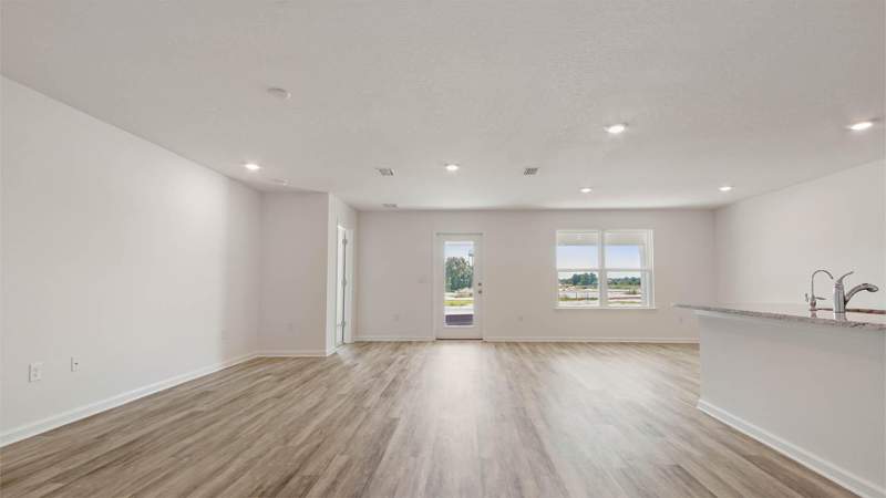 4 bedroom Detached Single Family at 145 Eunola Lane, Ashton Park Phase III, Freeport — photo 5