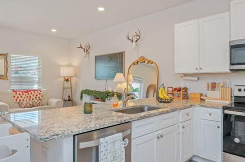 1010 Mclaren Circle, Fort Walton Beach FL - photo 7 of 36