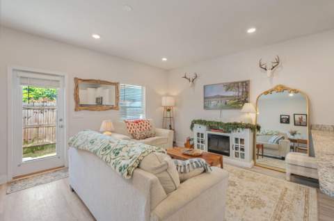 1010 Mclaren Circle, Fort Walton Beach FL - photo 10 of 36