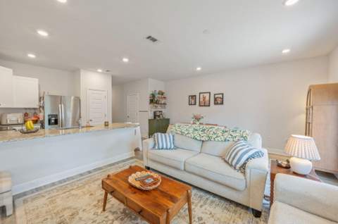 1010 Mclaren Circle, Fort Walton Beach FL - photo 13 of 36