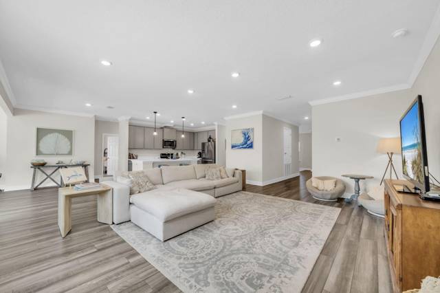 83 E Sky Way