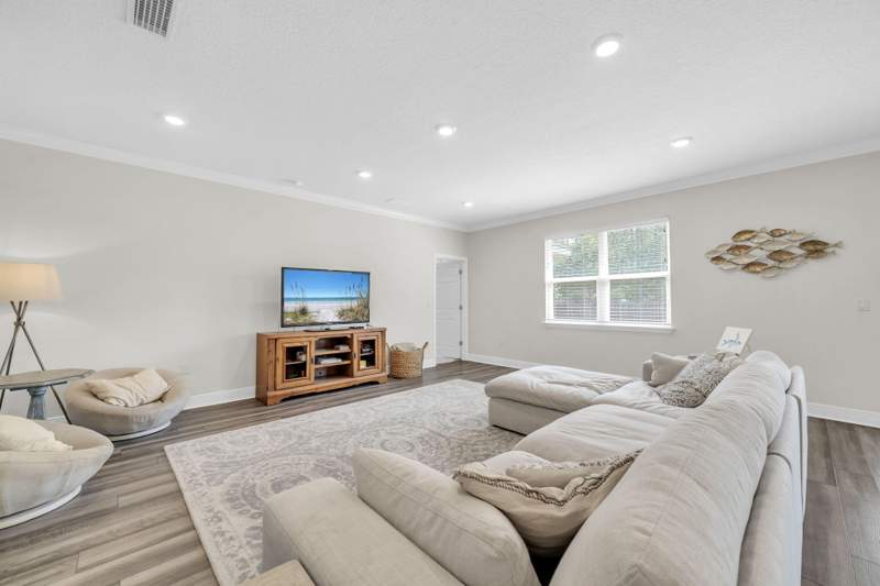 4 bedroom Detached Single Family at 83 E Sky Way, Hammock Bay, Freeport — photo 3