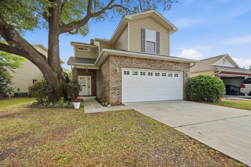 3 bedroom Detached Single Family at 925 Scenic Oak Lane, Oak Park Estates, Fort Walton Beach — photo 1