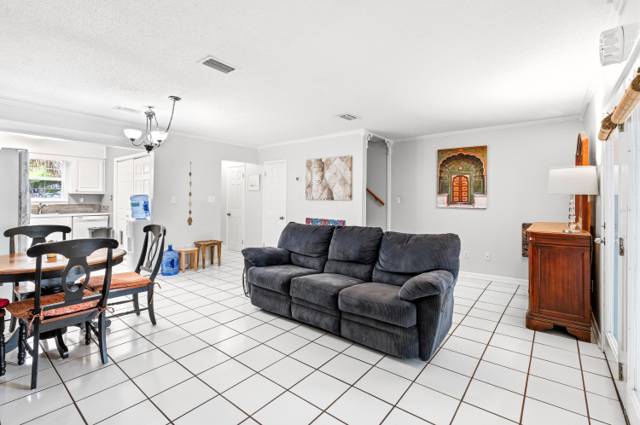21 SW Wright Parkway #C