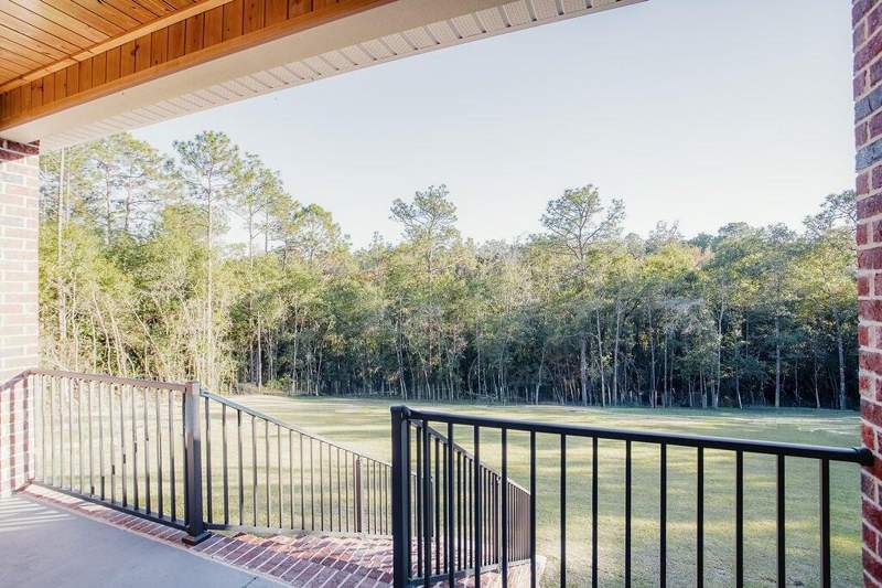 3 bedroom Detached Single Family at 2468 Hammock Lane, Colony Ridge Ph II, Crestview — photo 2