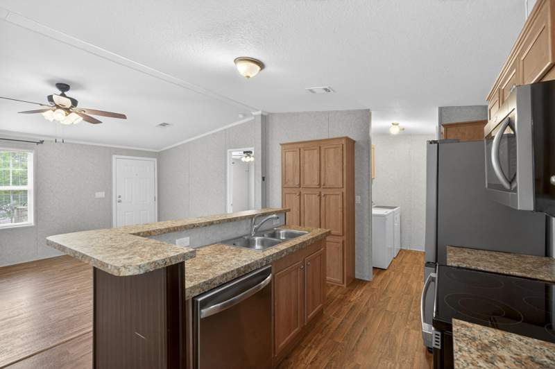 2 bedroom Manufactured Home at 535 Kings Lake Boulevard, King Lake Estates, DeFuniak Springs — photo 4