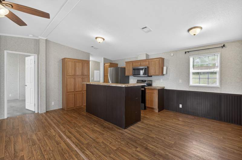 2 bedroom Manufactured Home at 535 Kings Lake Boulevard, King Lake Estates, DeFuniak Springs — photo 3