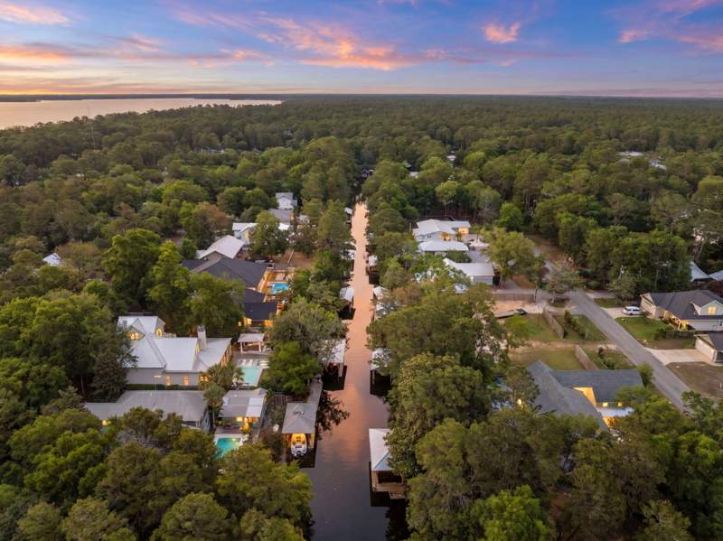 5 bedroom Detached Single Family at 198 Ricker Avenue, Daughettes Amended, Santa Rosa Beach — photo 3