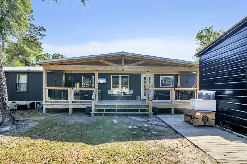 2 bedroom Mobile Home at 109 Trout Circle, Freeport, Freeport — photo 2