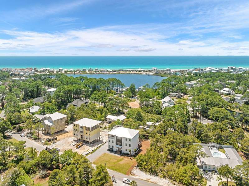 8 bedroom Detached Single Family at 221 Hillcrest Road, Dune Allen 2nd Addn, Santa Rosa Beach — photo 2