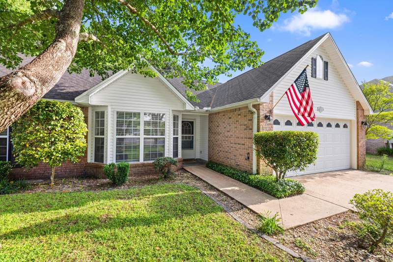 4 bedroom Detached Single Family at 4577 Castlewood Lane, Parkwood Estates Ph 7, Niceville — photo 3