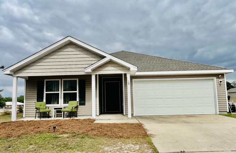 4 bedroom Detached Single Family at 10 Brandons Court, Pinehurst, DeFuniak Springs — photo 1