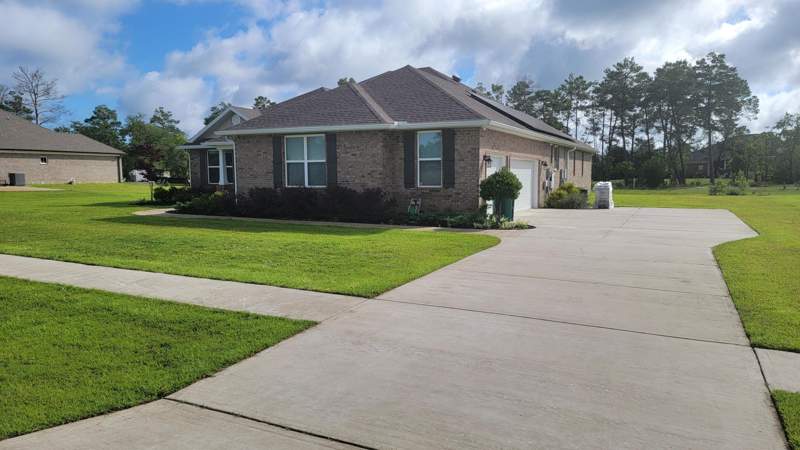 4 bedroom Detached Single Family at 437 Gentle Wind Court, Windswept Estates, Freeport — photo 2