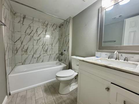 401 NW Marshall Court #2, Fort Walton Beach FL - photo 6 of 11