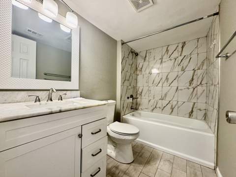 401 NW Marshall Court #2, Fort Walton Beach FL - photo 8 of 11