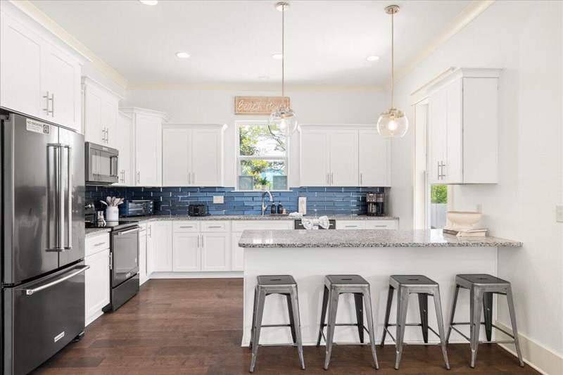 4 bedroom Detached Single Family at 170 Penelope Street, Frangista Beach 3rd Addn, Miramar Beach — photo 3