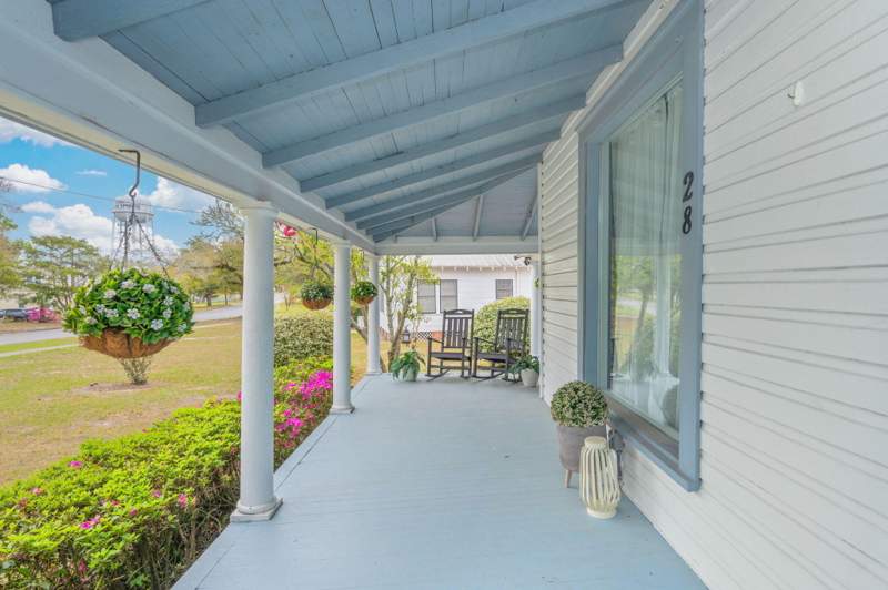 3 bedroom Detached Single Family at 28 E Live Oak Avenue, TOWN OF DEFUNIAK SPRINGS, DeFuniak Springs — photo 5