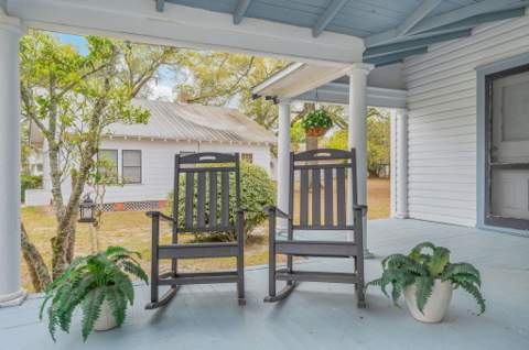 28 E Live Oak Avenue, DeFuniak Springs FL - photo 6 of 65