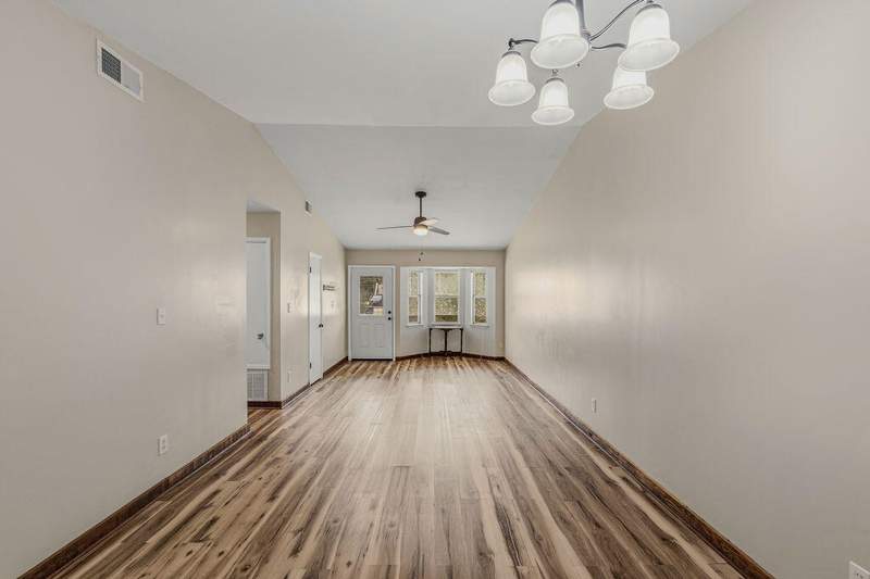 2 bedroom Townhouse at 13 NW Cape Drive #Apt B, Ft Walton S0Uth-Intr, Fort Walton Beach — photo 5