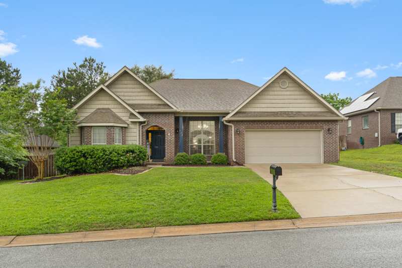 4 bedroom Detached Single Family at 711 Lime Lane, Rolling Ridge S/D, Crestview — photo 1