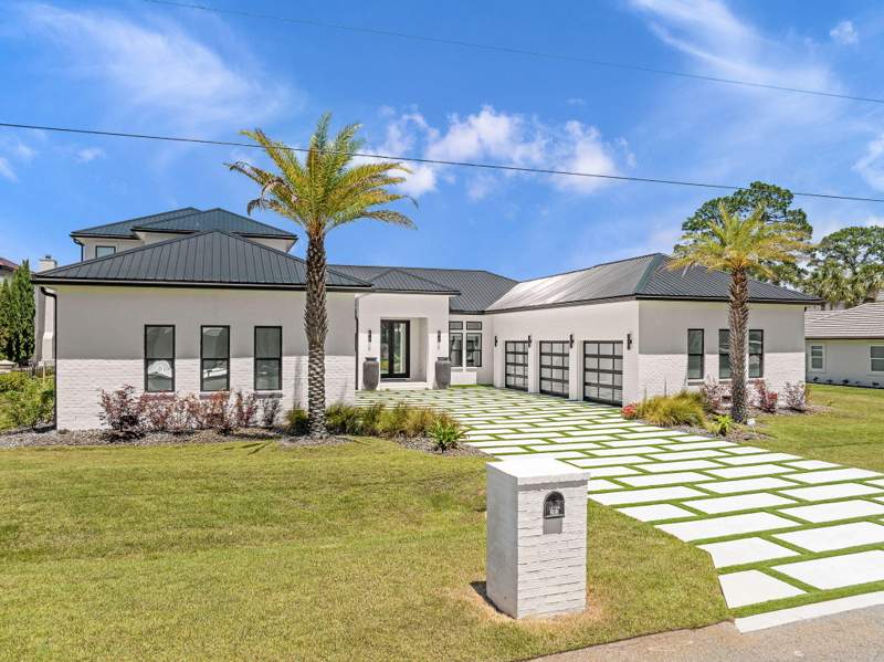4 bedroom Detached Single Family at 202 Shore Drive, Holiday Shores Estates, Miramar Beach — photo 3