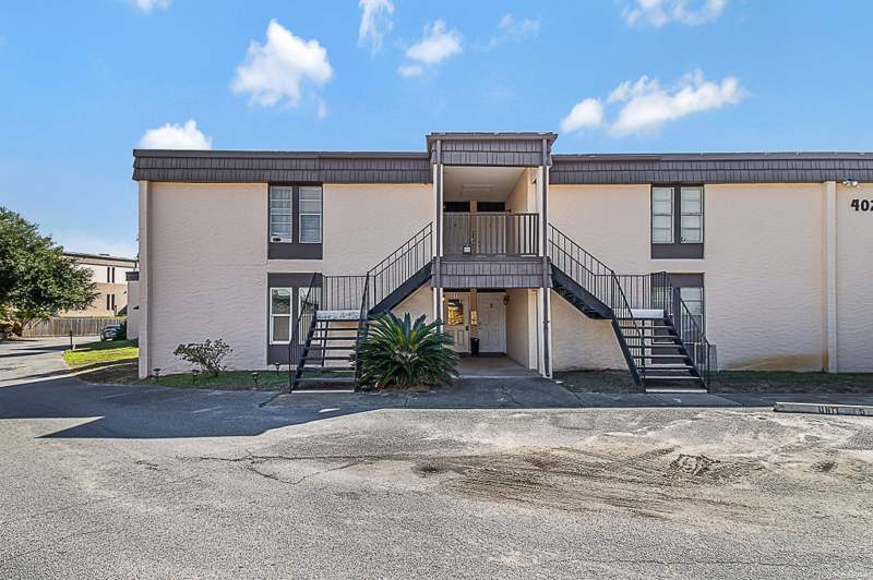 2 bedroom Condominium at 402 Marshall Court #Unit 01, Spanish Villas Condo, Fort Walton Beach — photo 2