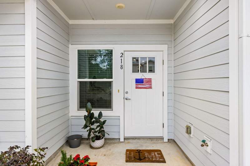 3 bedroom Townhouse at 218 Date Palm Lane, Verandas Of Freeport, The, Freeport — photo 4