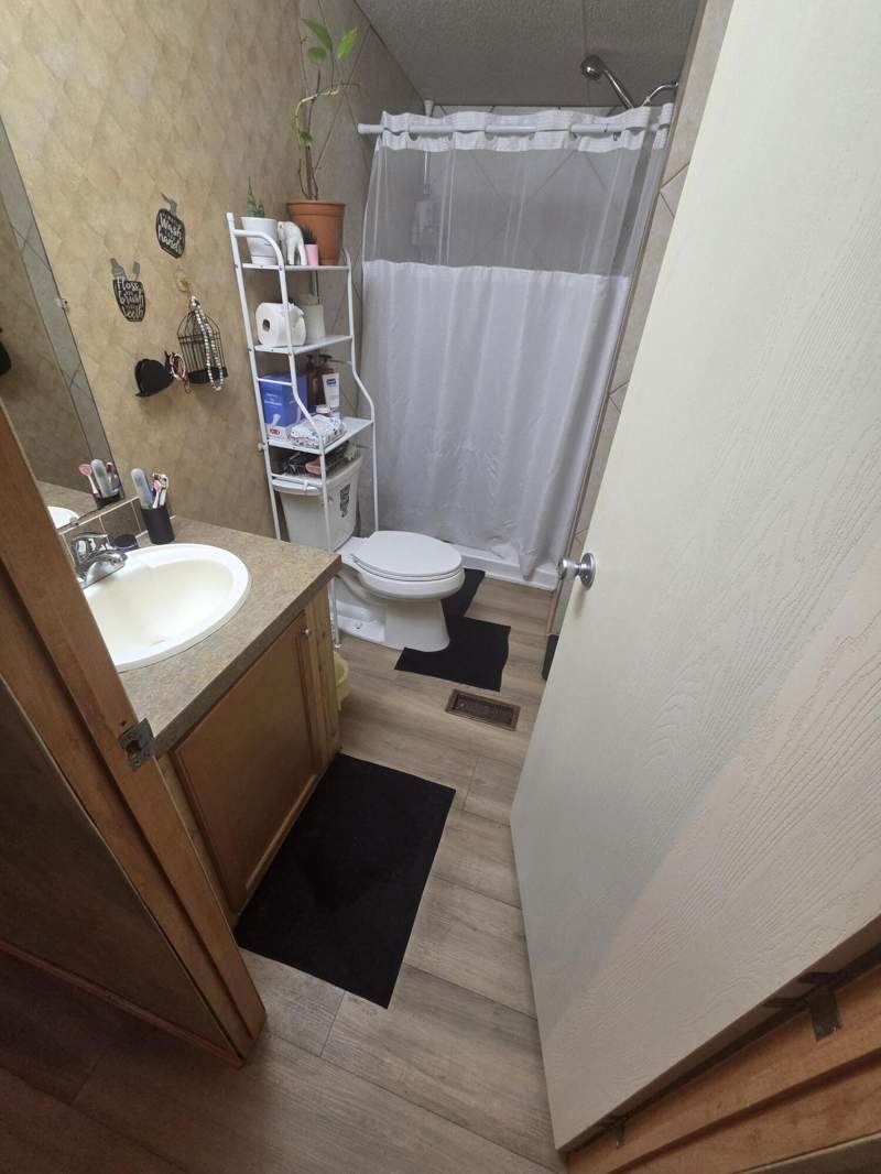2 bedroom Manufactured Home at 280 Meteyard Lane, Oakwood Hills Unit 1, DeFuniak Springs — photo 4