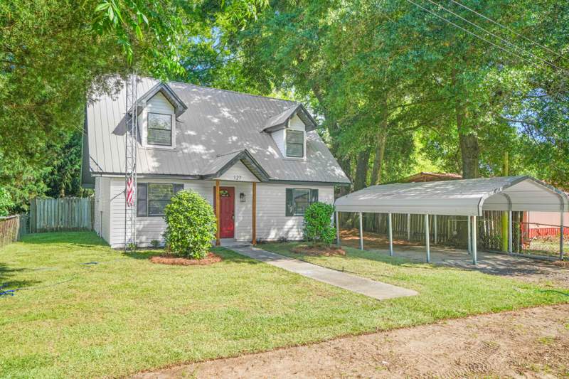 4 bedroom Detached Single Family at 127 S 22nd Street, Town Of Defuniak Springs, DeFuniak Springs — photo 2