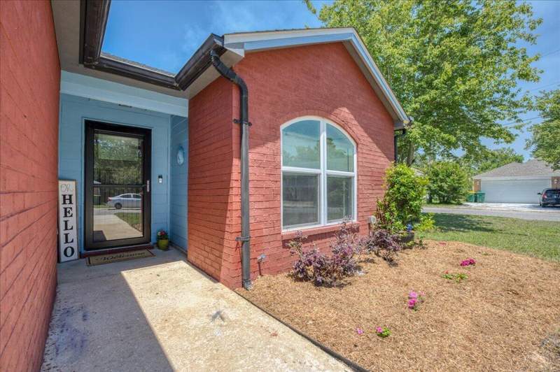 4 bedroom Detached Single Family at 1765 Old Ranch Road, Southern Pines, Fort Walton Beach — photo 2