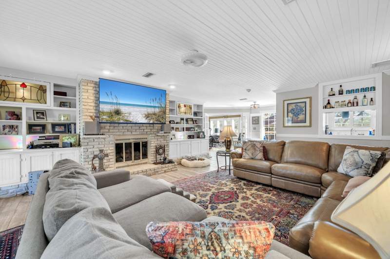 4 bedroom Detached Single Family at 702 N Lakeside Drive, Lakeside Village, Destin — photo 5