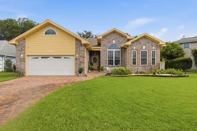 3 bedroom Detached Single Family at 2815 Ben Hogan Court, Lake Pointe, Shalimar — photo 2