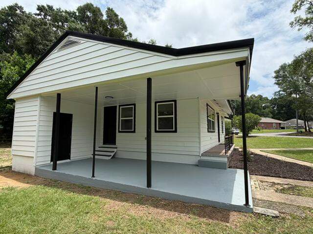 3 bedroom Detached Single Family at 197 W North Avenue, Jernigan S/D, Crestview — photo 2