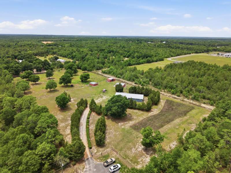 3 bedroom Detached Single Family at 585 E Huckaba Road, DeFuniak Springs, DeFuniak Springs — photo 4