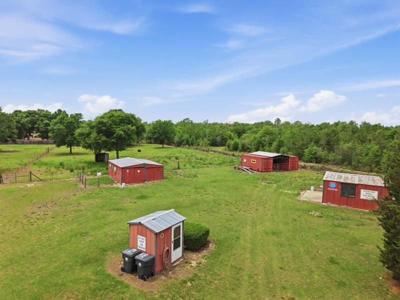 3 bedroom Detached Single Family at 585 E Huckaba Road, DeFuniak Springs, DeFuniak Springs — photo 3