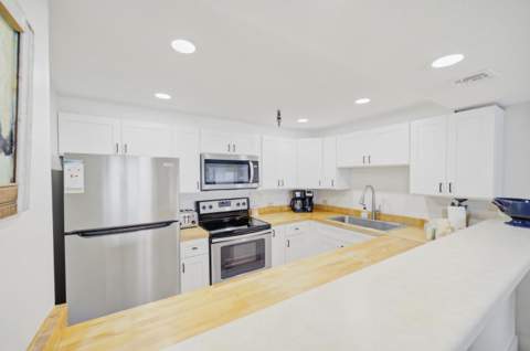 671 Nautilus Court #Unit 402, Fort Walton Beach FL - photo 8 of 23