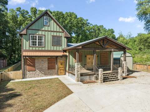 981 E Chestnut Avenue, home for sale on E Chestnut Avenue